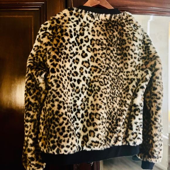 WOMENS FAUX LEOPARD COAT - Picture 4 of 8
